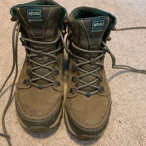 Ahnu by Teva Montara III Women’s hiking boots